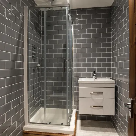 East Wing Сasa de vacaciones *